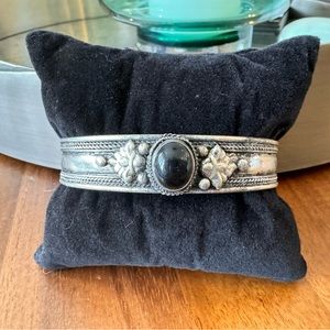 Artisan Nepal Buddhist Bracelet One Stone- Black